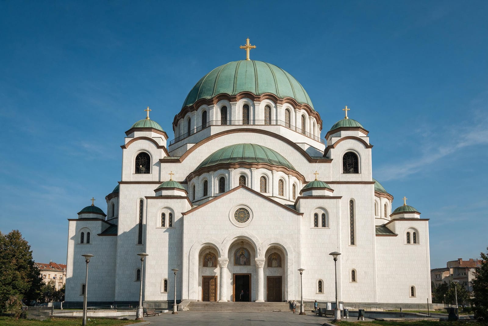 Belgrad’da beyaz mermer kubbeli büyük Ortodoks katedrali